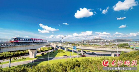 　　根據(jù)《實施意見》，長沙將建設聯(lián)通世界的航空樞紐，打造輻射全國的鐵路樞紐，深化綜合交通協(xié)調(diào)機制。    資料圖片