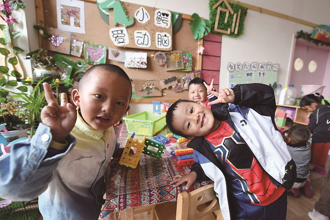 江蘇援建的拉薩市江蘇實(shí)驗(yàn)幼兒園，所有師資在江蘇接受培訓(xùn)，打造具有江蘇水準(zhǔn)的優(yōu)質(zhì)學(xué)前教育資源。 本報(bào)記者 萬程鵬 攝