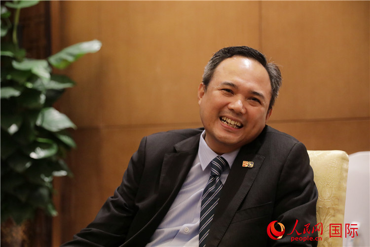 馬來(lái)西亞駐南寧總領(lǐng)事館總領(lǐng)事阿哈默·法蒂爾·伊斯邁爾在2024中國(guó)-東盟教育交流周期間接受人民網(wǎng)專(zhuān)訪(fǎng)。人民網(wǎng) 王婧攝