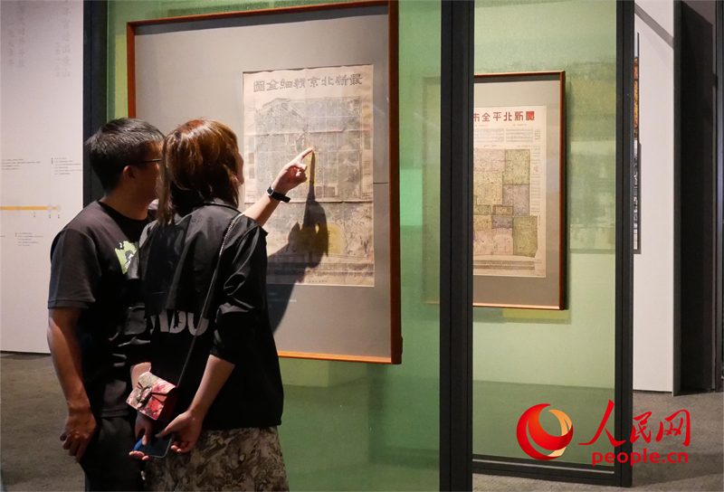 國(guó)際博物館日來臨之際，觀眾在首都博物館參觀。人民網(wǎng)記者 韋衍行攝