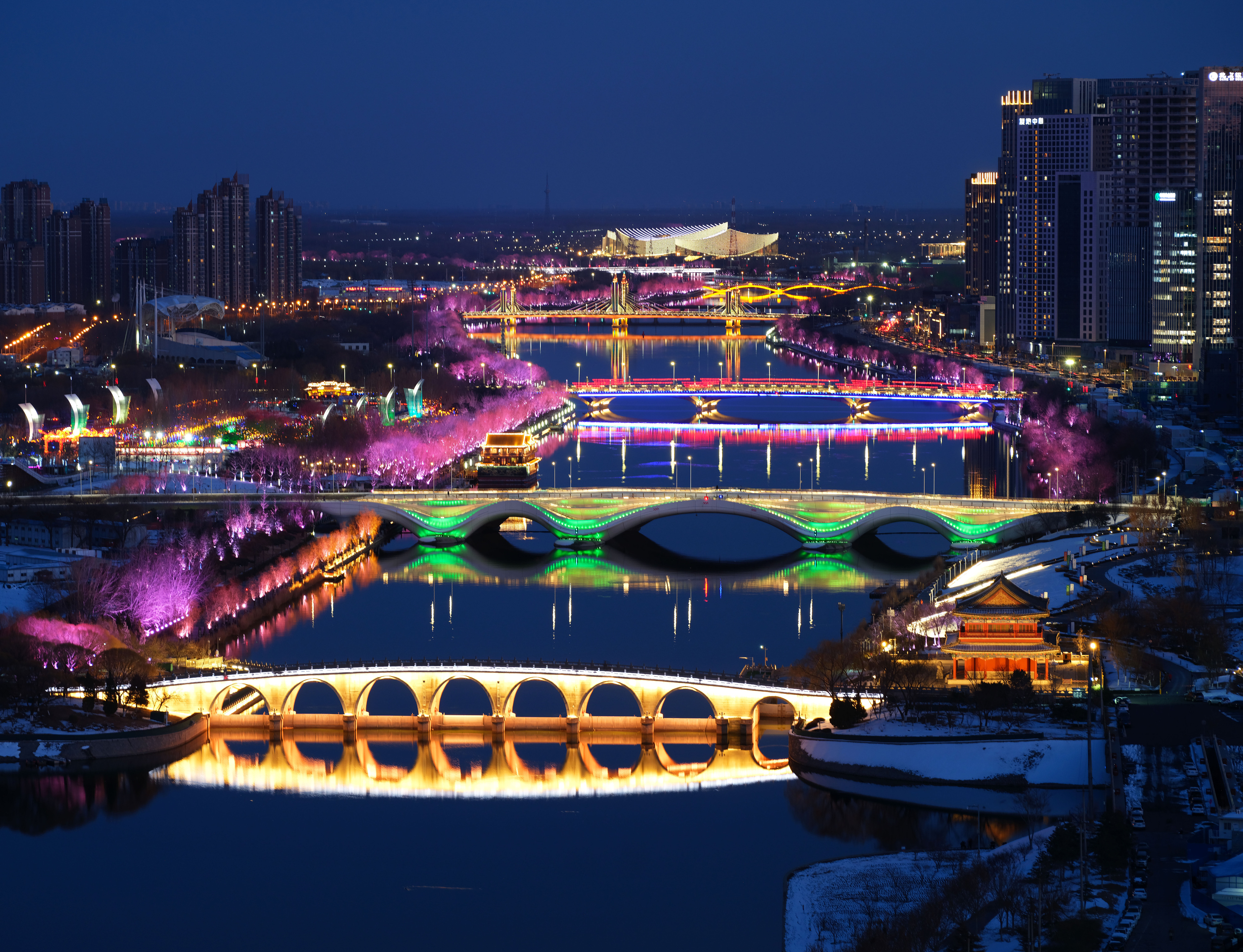 2024年2月22日，京杭大運河北京通州段夜景。