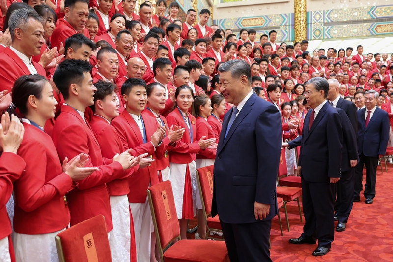 2024年8月20日，習(xí)近平總書記在人民大會(huì)堂接見第33屆夏季奧林匹克運(yùn)動(dòng)會(huì)中國體育代表團(tuán)全體成員。