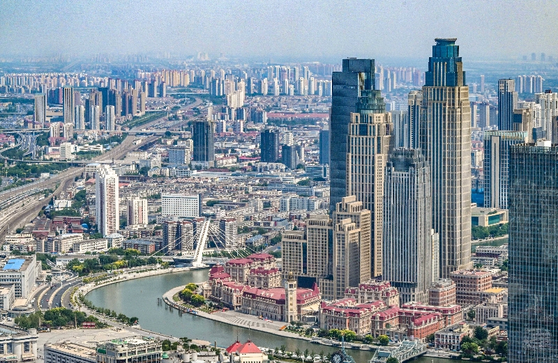 這是2023年6月16日從直升機(jī)上拍攝的天津中心城區(qū)城市景觀。