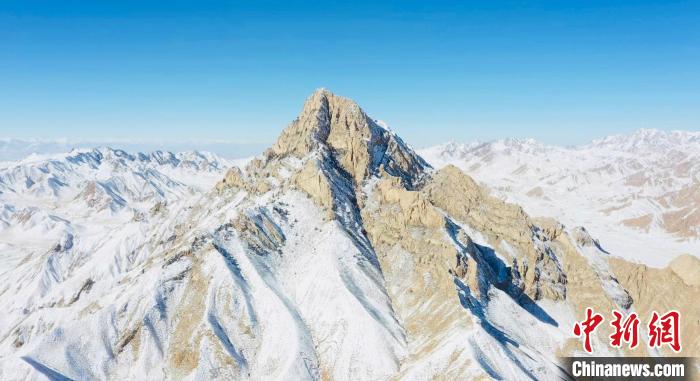 圖為山川被白雪覆蓋?！《继m縣融媒體中心供圖