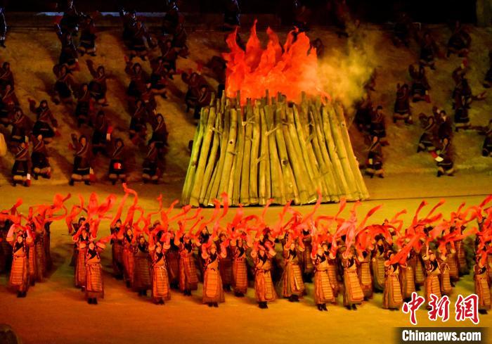 3月17日，西藏拉薩，《文成公主》大型史詩(shī)劇演出現(xiàn)場(chǎng)?！±盍?攝