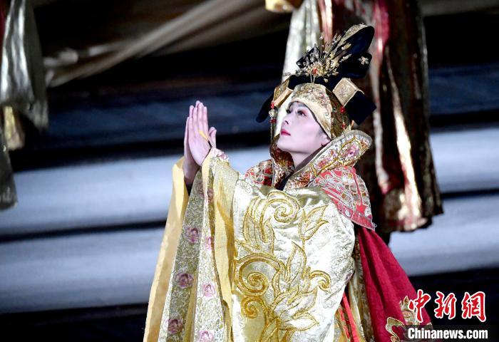 3月17日，西藏拉薩，《文成公主》大型史詩(shī)劇演出現(xiàn)場(chǎng)?！±盍?攝