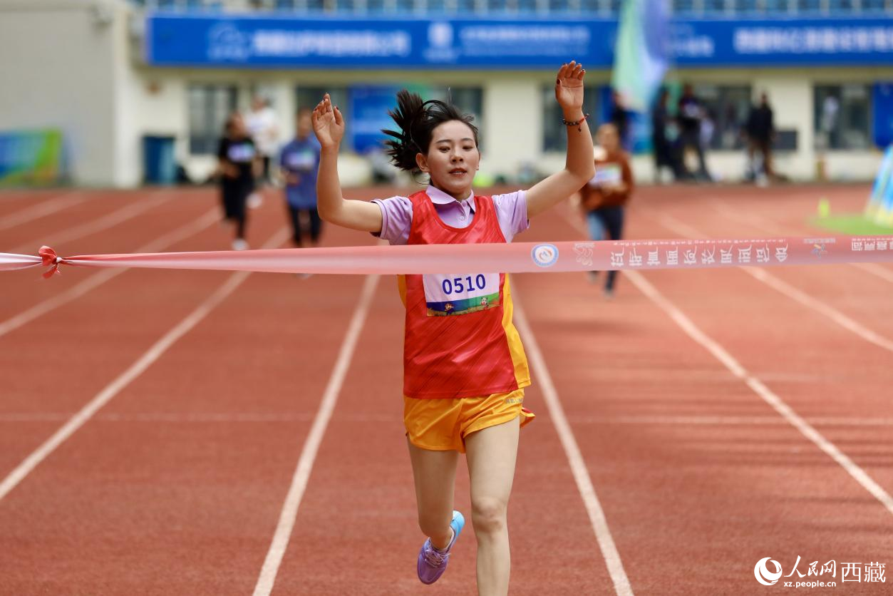 女子400米競速賽實況。